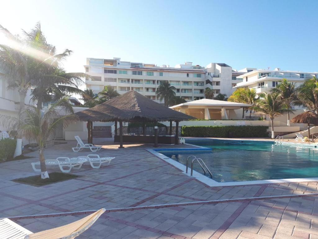 Departamentos Al Lado Del Mar En Zona Hotelera Канкун Экстерьер фото